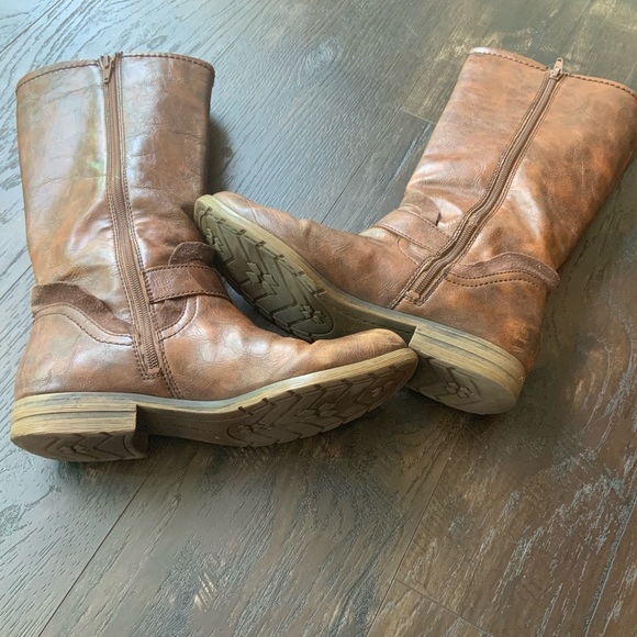 SOLD - Picture 4 of 8